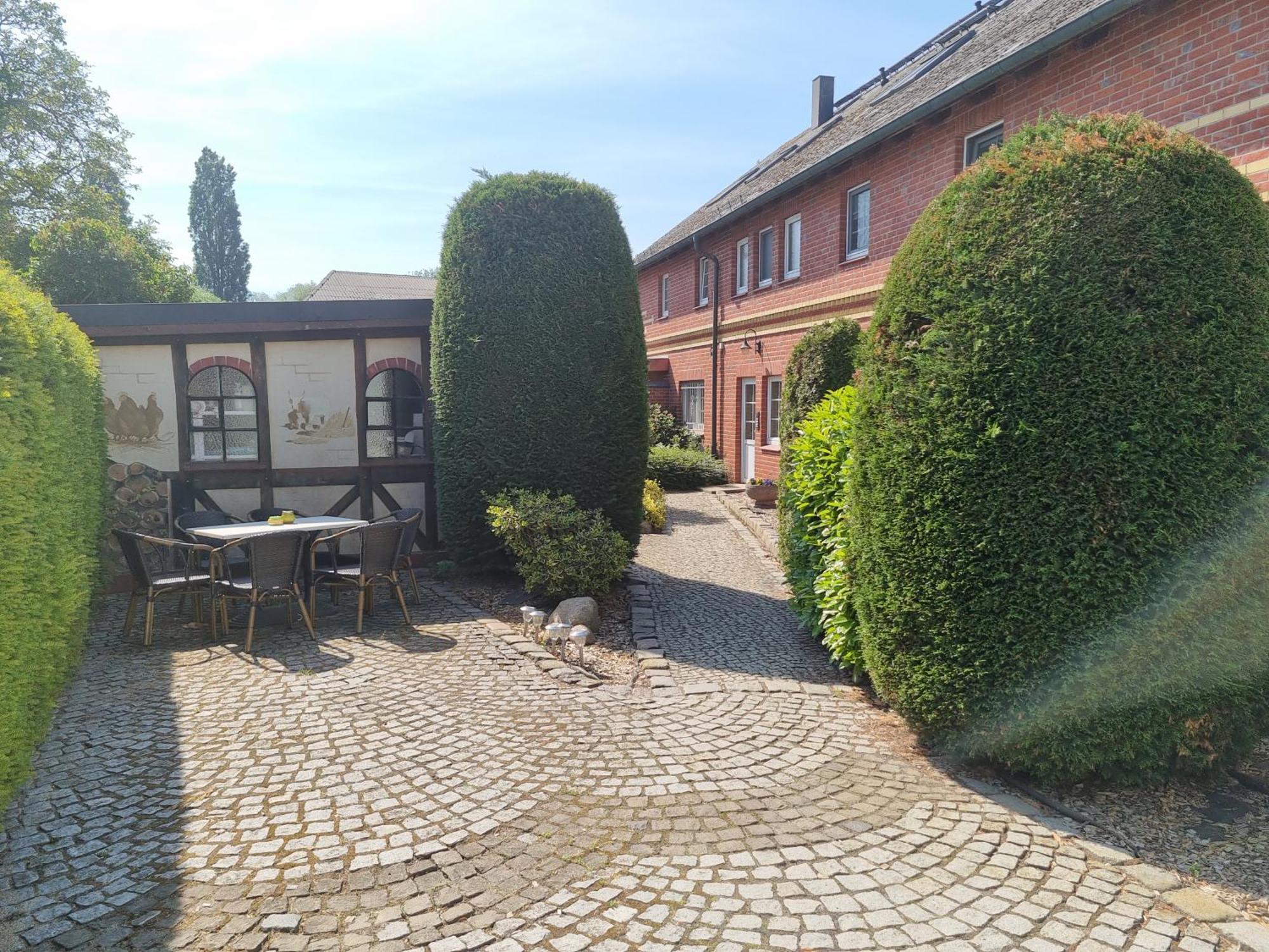 Ferienwohnungen Springer In Schoenefeld Ot Grossziethen Div Apartments Fuer Bis Zu 6 Personen Extérieur photo