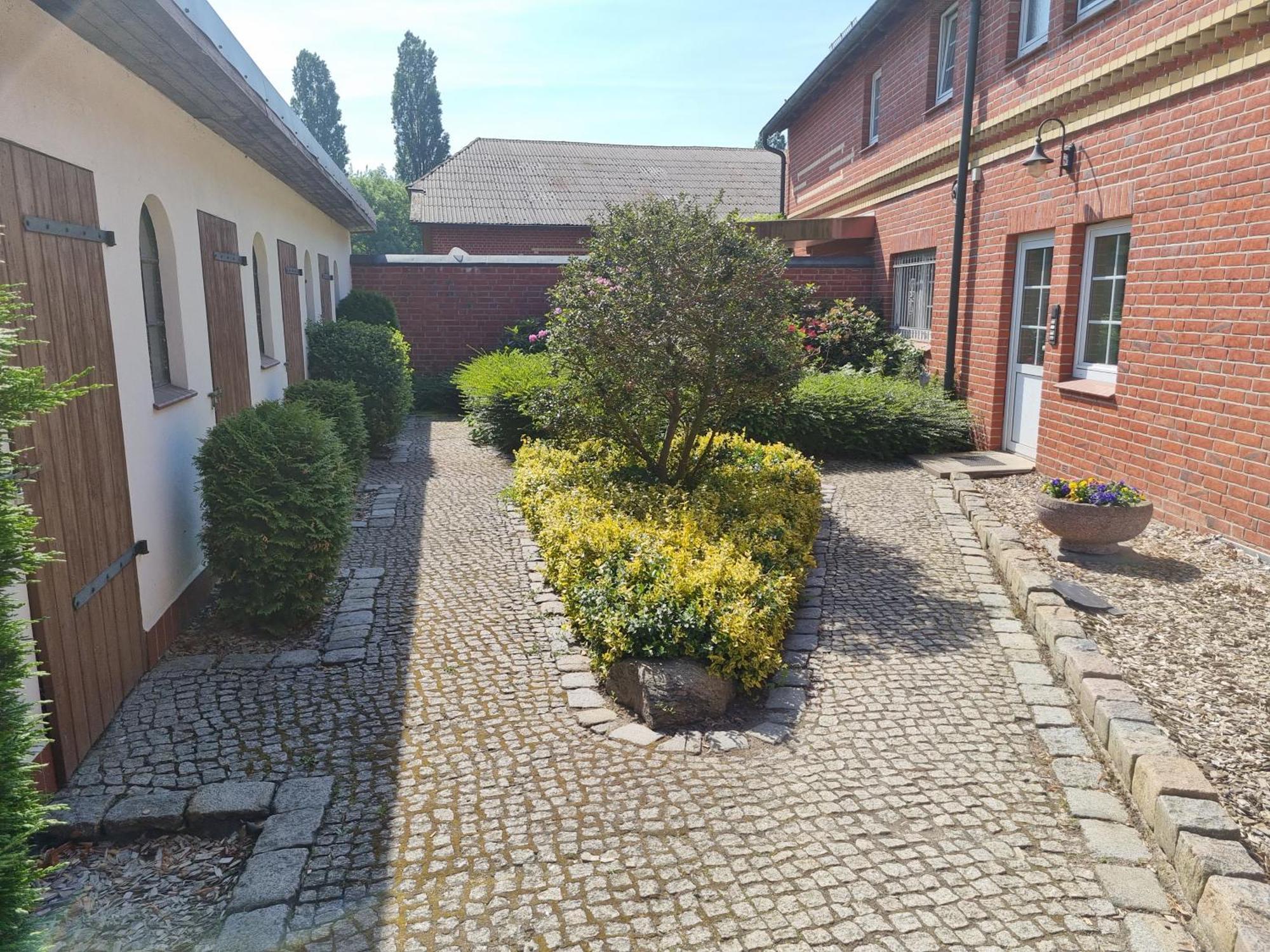 Ferienwohnungen Springer In Schoenefeld Ot Grossziethen Div Apartments Fuer Bis Zu 6 Personen Extérieur photo